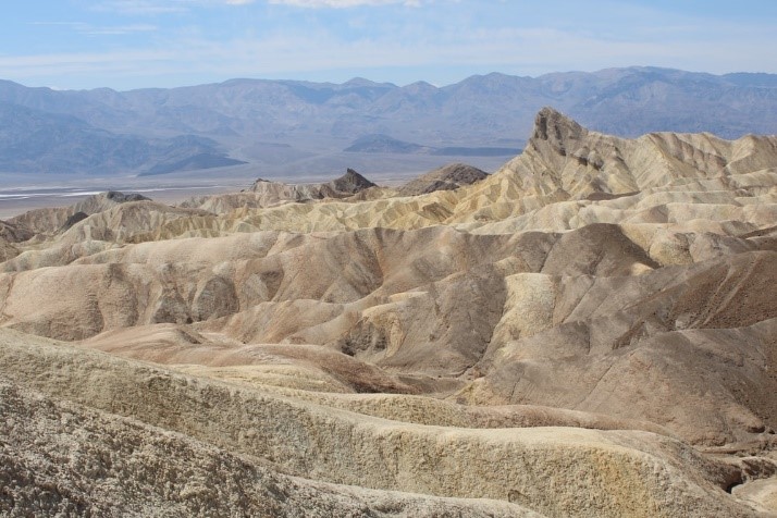 Text Box: Death Valley National Park - de warmste plek op Aarde (foto Unsplash.com)