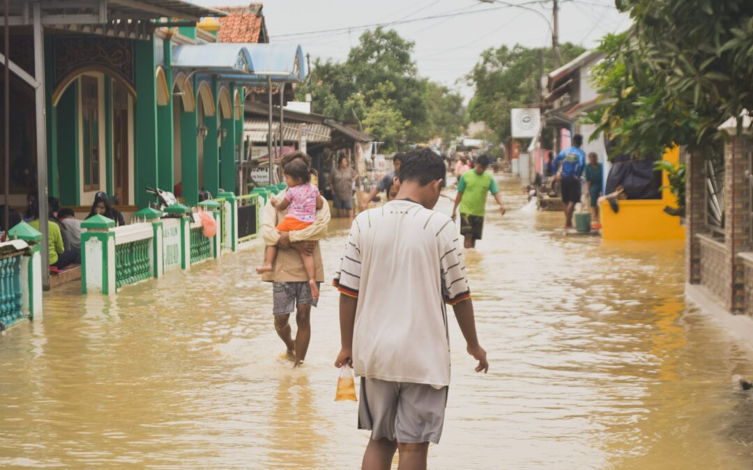 Foto: Pakistan kreeg in juli 2022 te maken met extreme neerslaghoeveelheden en overstromingen. (foto Unsplash.com)